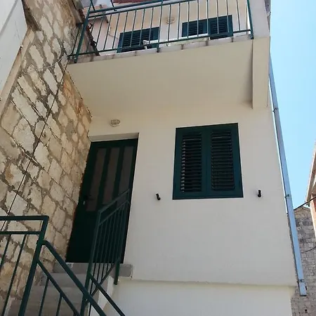 Roki Apartmán Vis